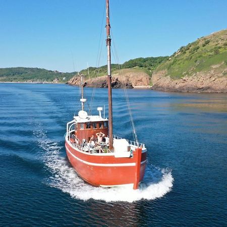 Varra Water - Unique Boat Accomodation - Bornholm Neksø Екстериор снимка