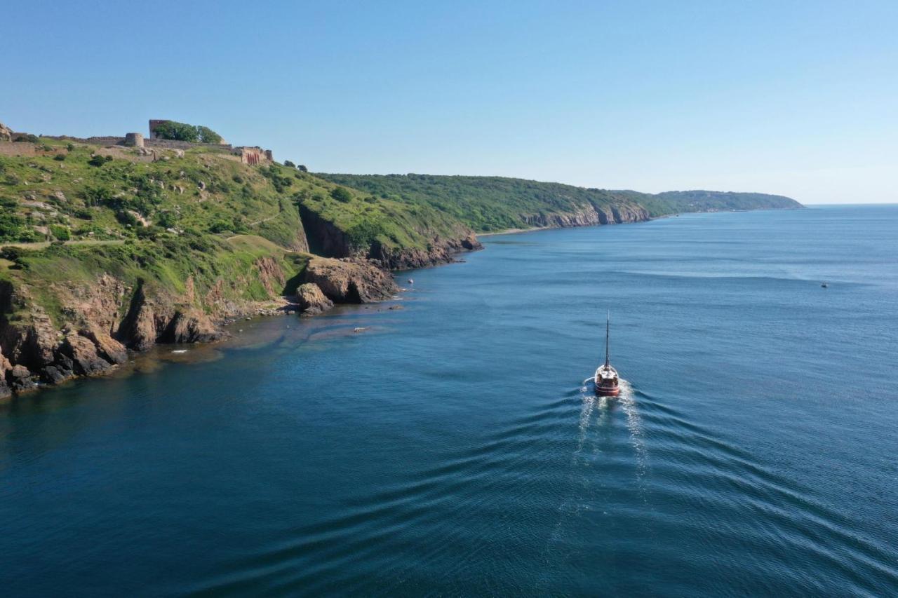 Varra Water - Unique Boat Accomodation - Bornholm Neksø Екстериор снимка